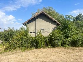 House for sale in Trŭstenik, Bulgaria