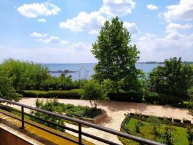 Lapos eladó a  oldalon. Aheloy, Bulgária Lapos eladó a  oldalon. Aheloy, Bulgária