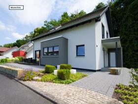gepflegtes_Einfamilienhaus_2_Musterfoto - House Foreclosures in Tanna, Germany