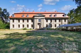 Ansicht von Süden - Castle for sale in Sandersdorf-Dorf, Germany