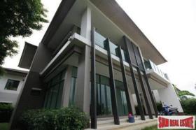 Villa in vendita a Bangkok-Distretto di Khlong Toei, Tailandia