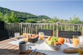 Casa de férias para alugar em Grospierres-Mezeyras, França