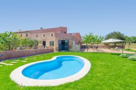 Holiday home for rent in Ariany, Spain