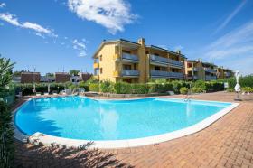 Casa de férias para alugar em Desenzano del Garda-Cascina Monte Albano, Itália