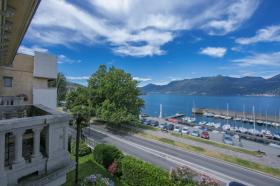 別荘 賃貸 で Luino, イタリア