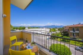 Casa de férias para alugar em Desenzano del Garda-Cascina Monte Albano, Itália