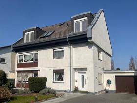 Image - Top floor apartment  for sale in Berlin-Gropiusstadt, Germany