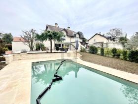 Semi-detached house for rent in Prangins, Switzerland