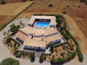 Villa for sale in Llucmajor, Spain