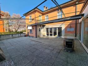 Casa para duas famílias à venda em Bellinzona-Monti di Artore, Suíça