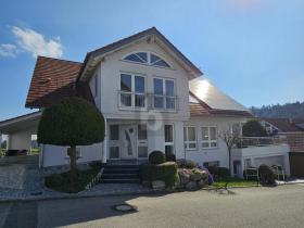 Zweifamilienhaus zu verkaufen in Neustetten-Remmingsheim, Deutschland