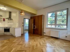Földszinti lakás eladó a  oldalon. Klosterneuburg-Kritzendorf, Ausztria