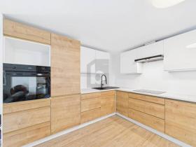 Villa for rent in Prilly, Switzerland