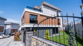 Дом для продажи в Bahcesehir 2. Kısım, Турция