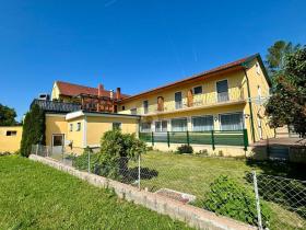Casa multifamiliar à venda em Pitten, Áustria