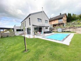 Vrijstaand huis te koop in Bennwil, Zwitserland