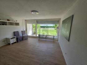 Apartamento en planta baja en venta en Flurlingen, Suiza
