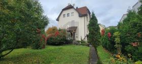σπίτι δύο οικογενειών προς πώληση στο Kirchheim, Γερμανία