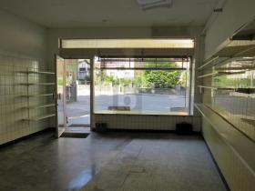Shop eladó a  oldalon. Bodio, Svájc
