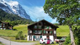 Charlet til salgs i Grindelwald, Sveits