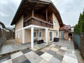 Detached house for sale in Neukirchen bei Lambach, Austria