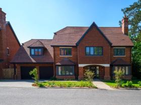 Haus zu verkaufen in Tonbridge and Malling-Hildenborough, Vereinigtes Königreich