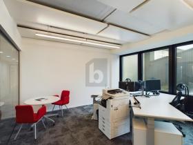 Espace de bureau pour le loyer à Dietikon-Basi, Suisse