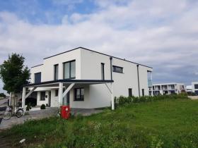 ikerház Elárverezések a  oldalon. Oberwaltersdorf-Katastralgemeinde Oberwaltersdorf, Ausztria