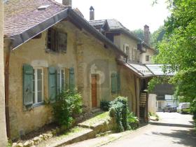 Plat te koop in Romainmôtier, Zwitserland