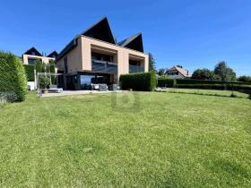 Villa for rent in Arzier-Le Muids, Switzerland