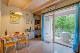 Casa de férias para alugar em Desenzano del Garda-Cascina Monte Albano, Itália