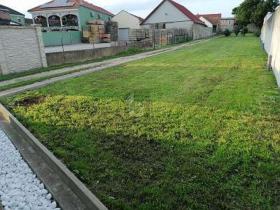 terrain à bâtir en vente à Engelhartstetten, Autriche