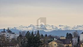 Lapos eladó a  oldalon. Zürich-Seebach, Svájc