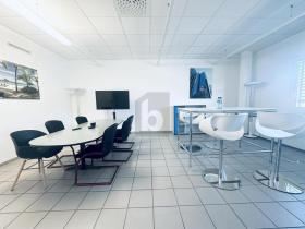 Office space for rent in Suhr, Switzerland