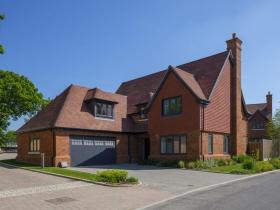 Дом для продажи в Tonbridge and Malling-Hildenborough, Великобритания