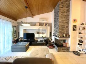 Casa de dos familias en venta en Novazzano, Suiza