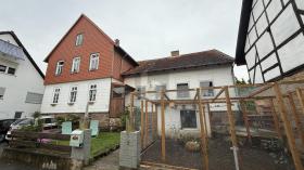 Casa bifamiliare in vendita a Hofgeismar-Hofgeismar, Germania
