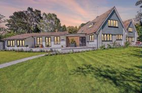 Bungalow te koop in Wehretal, Germany