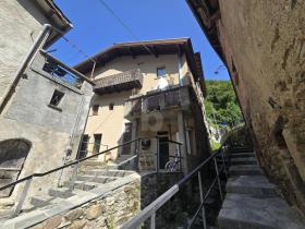 Vivienda unifamiliar en alquiler en Curtina, Suiza