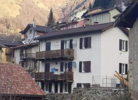 Casa plurifamiliar en venta en Bogno, Suiza