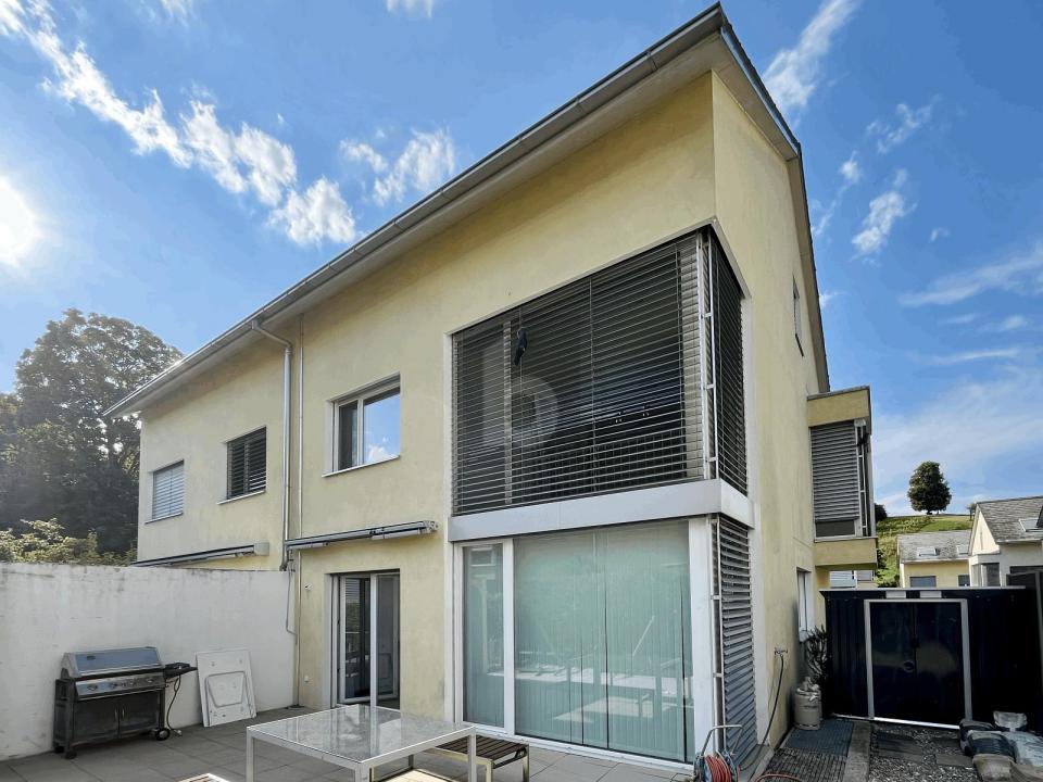 Semi-detached house for rent in Lufingen, Switzerland
