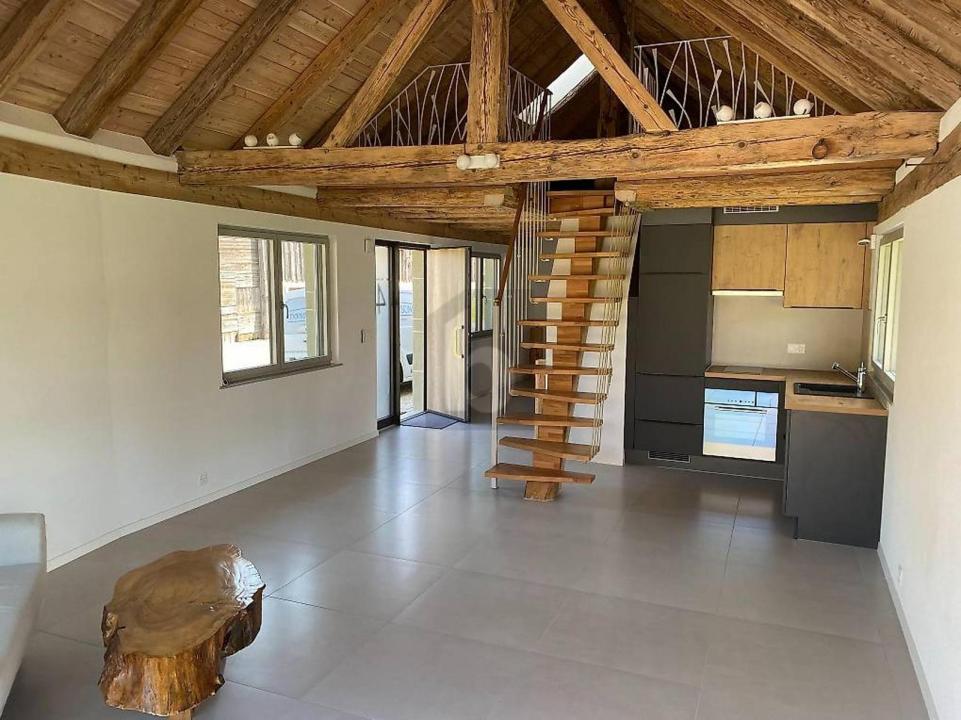 Immeuble de bureaux pour le loyer à Montilliez, Suisse