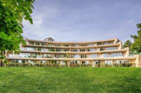 Emlak arazi / ormancılık satılık 'de Ascot, Birleşik Krallık