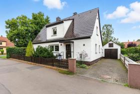 Detached house for sale in Zwenkau, Germany
