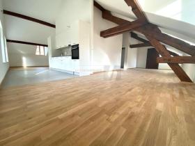 Penthouse eladó a  oldalon. Vallorbe, Svájc