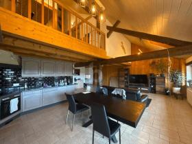 Floor Apartment for rent in Chézard-Saint-Martin, Switzerland