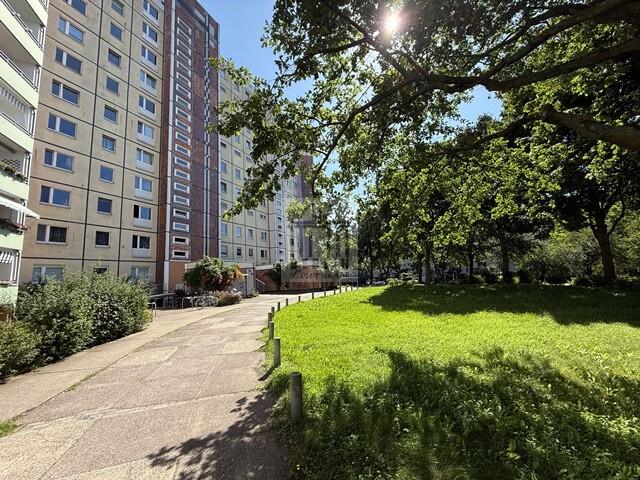 Floor Apartment for sale in Berlin-Hellersdorf, Germany