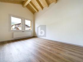 Apartamento sótão para alugar em Frutigen, Suíça