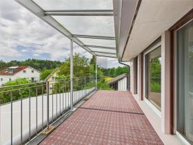 Dachgeschosswohnung zu vermieten in Seegräben, Schweiz