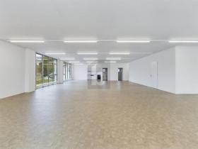 Espace de bureau pour le loyer à Bolligen, Suisse